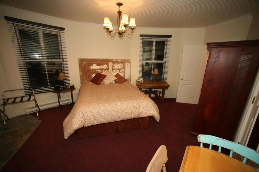 Auberge De La Tour Du Lac Sainte-Agathe-des-Monts Room photo