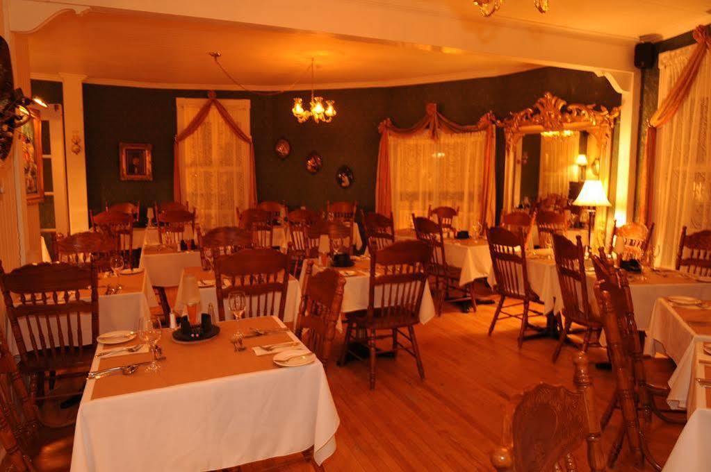 Auberge De La Tour Du Lac Sainte-Agathe-des-Monts Exterior photo